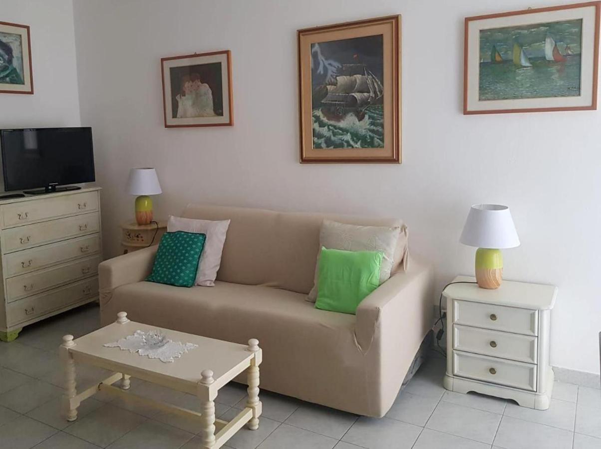 דירות מונטרוסו אל מארה Chez Reny Terrazza Vista Mare מראה חיצוני תמונה