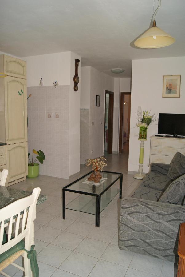 דירות מונטרוסו אל מארה Chez Reny Terrazza Vista Mare מראה חיצוני תמונה